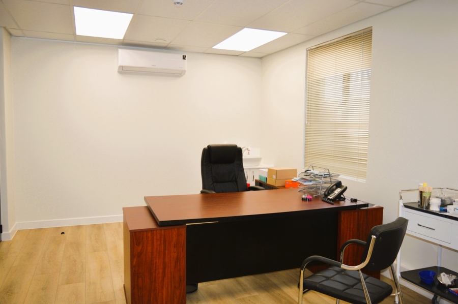 To Let Commercial Property for Rent in De Zoete Inval Western Cape